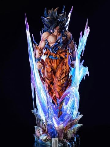  Goku Ultra Instinct - Dragon Ball - Iron Curtain Studio 