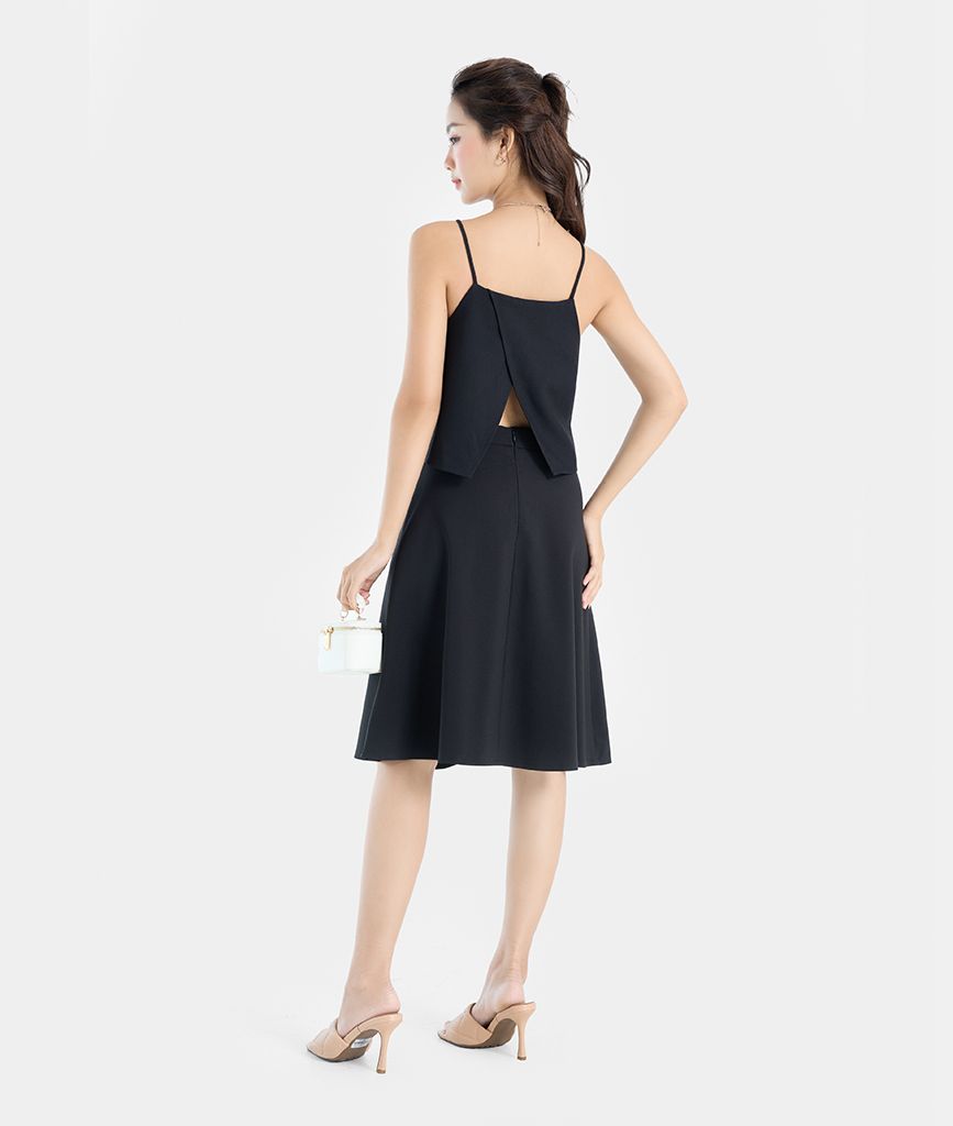  Áo kiểu cổ yếm lưng xẻ 