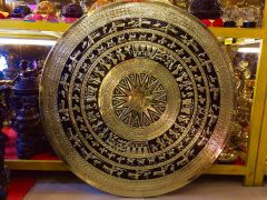 Mặt Trống Đồng Thúc Tay DK 80 Cm Dát Vàng Vẽ Nền Đen