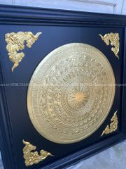 Tranh Trống Đồng Khung Gỗ Hương Dát Vàng Kích Thước 90*90 Cm Khung Vuông