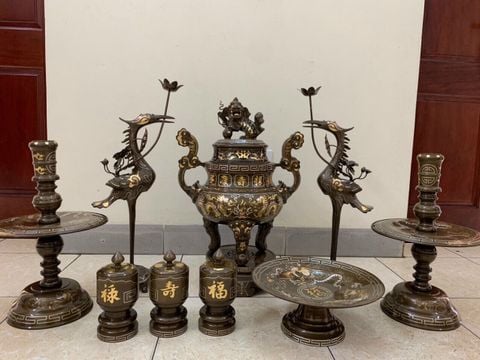 Bộ Ngũ Sự Bằng Đồng Đỏ Khảm Tam Khí Song Long Chầu Nguyệt Cao 50 Cm