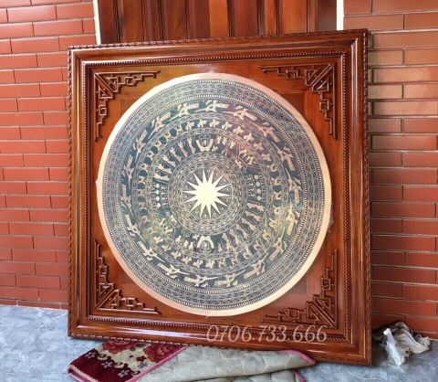 Tranh Trống Đồng Khung Hương Mặt Trống Đúc Kích Thước 120*120 Cm Khung Vuông