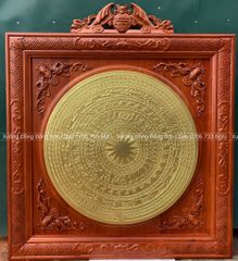 Tranh Trống Đồng Ngũ Phúc Mặt Đúc Dát Vàng Khung Gỗ Hương Đỏ Kích Thước 117*117 Cm Khung Vuông