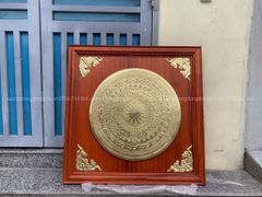 Tranh Trống Đồng Mặt Trống Khung Gỗ Hương Dát Vàng Kích Thước 90*90 Cm Khung Vuông