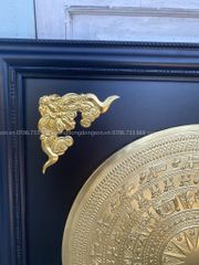 Tranh Trống Đồng Khung Gỗ Hương Dát Vàng Kích Thước 90*90 Cm Khung Vuông