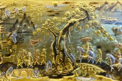 Tranh Đồng Vinh Quy Bái Tổ- Nền Vàng Xước Dát Vàng- KT 230-120