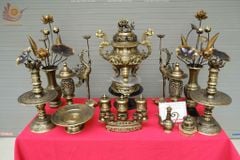 Bộ Ngũ Sự Bằng Đồng Vàng Song Long Chầu Nguyệt Màu Hai Công Nghệ Cao 60 Cm+Đôi Lọ Hoa + Đôi Đèn 43+ Ngai Chén+ Mâm Bồng 30+ Ba Đài