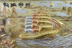 Tranh Thuận Buồm Xuôi Gió Kích Thước 230*120 Cm Đồng Vàng Xước Dát Vàng - Khung Hoa Tây.
