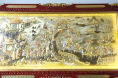 Tranh Đồng Vinh Quy Bái Tổ- Đồng Vàng- Kích Thước 170 x90 Cm- Khung Gỗ Sồi - Dát Vàng Khung