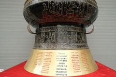 Trống Đồng Đông Sơn Đường Kính 80Cm Màu Giả Cổ Chất Liệu Đồng Vàng