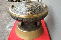 Trống Đồng Đông Sơn Đường Kính 80Cm Màu Giả Cổ Chất Liệu Đồng Vàng