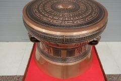 Trống Đồng Đông Sơn Đồng Đỏ- Đường Kính 50cm + Đế Hộp Kính