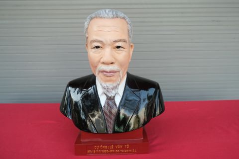 Tượng Truyền Thần Bằng Đồng Đỏ Cụ Ông Nền Đen Kích Thước Cao 42 Cm Nặng 20Kg