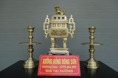 Bộ Tam Sự Nến Bằng Đồng Vàng Song Long Chầu Nguyệt- Đỉnh Vuông - Cao 60cm