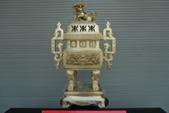 Bộ Tam Sự Nến Bằng Đồng Vàng Song Long Chầu Nguyệt- Đỉnh Vuông - Cao 60cm