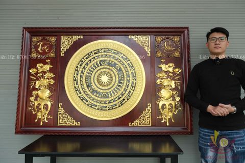 Tranh Trống Đồng Đôi Lục Bình Hoa Sen 2 Bên Kích Thước Ngang 170cm, Cao 107cm