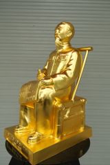 Tượng Đồng Bác Hồ Ngồi Ghế Mây Cao 42 Cm Mạ Vàng 9999