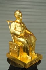Tượng Danh Nhân- Bác Hồ Ngồi Ghế Mây Cao 42 Cm Mạ Vàng 9999