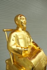 Tượng Đồng Bác Hồ Ngồi Ghế Mây Cao 42 Cm Mạ Vàng 9999