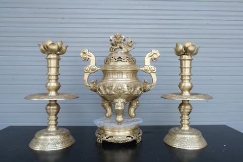 Bộ Tam Sự Nến Bằng Đồng Vàng Song Long Chầu Nguyệt Cao 45 Cm