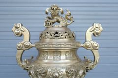 Bộ Tam Sự Nến Bằng Đồng Vàng Song Long Chầu Nguyệt Cao 45 Cm