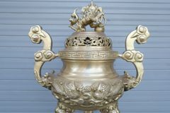 Bộ Tam Sự Nến Bằng Đồng Vàng Song Long Chầu Nguyệt Cao 45 Cm