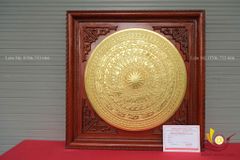 Tranh Trống Đồng Mặt Trống Đúc Dát Vàng Kích Thước 80 x 80 Cm Khung Vuông