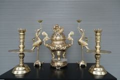 Bộ Ngũ Sự Bằng Đồng Cát Tút Song Long Chầu Nguyệt Cao 60 Cm +lọ hoa 38 +ống hương 29 + Mâm bồng 35 +Bát Hương + Ba Đài 10 + Ngai chén+ Đôi đèn 43