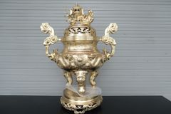 Bộ Ngũ Sự Bằng Đồng Cát Tút Song Long Chầu Nguyệt Cao 60 Cm + Bộ Ba Đài Catut + Ống Hương 29 Catut + Đèn Cao 45cm Catut + Ngai 5 Chén