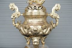 Bộ Tam Sự Nến Bằng Đồng Cát Tút Song Long Chầu Nguyệt Cao 60 Cm + Bát Hương 20Cm