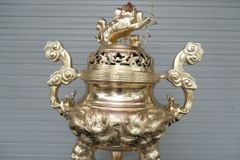 Bộ Tam Sự Nến Bằng Đồng Cát Tút Song Long Chầu Nguyệt Cao 60 Cm + Bát Hương 20Cm