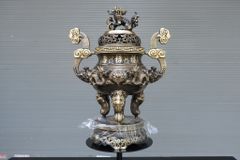 Bộ Ngũ Sự Bằng Đồng Vàng Song Long Chầu Nguyệt Màu Hai Công Nghệ Cao 60 Cm+Đôi Lọ Hoa + Đôi Đèn 43+ Ngai Chén+ Mâm Bồng 30+ Ba Đài+ Bát Hương
