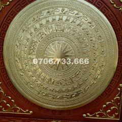 Tranh Trống Đồng Mặt Trống Thúc Tay Khung Gỗ Hương Dát Vàng Kích Thước 90*90 Cm Khung Vuông