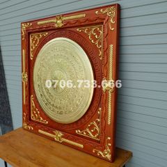 Tranh Trống Đồng Mặt Trống Thúc Tay Khung Gỗ Hương Dát Vàng Kích Thước 90*90 Cm Khung Vuông