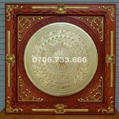 Tranh Trống Đồng Mặt Trống Thúc Tay Khung Gỗ Hương Dát Vàng Kích Thước 140*140 Cm Khung Vuông