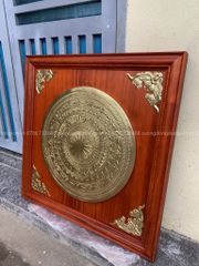 Tranh Trống Đồng Mặt Trống Khung Gỗ Hương Dát Vàng Kích Thước 90*90 Cm Khung Vuông