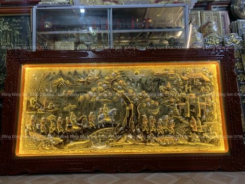Tranh Đồng Vinh Quy Bái Tổ Kích Thước 170*90 Cm Nền Vàng Cạo Xước khung hoa tây
