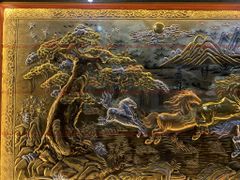 Tranh Đồng Mã Đáo Thành Công 197*107 Cm Nền Vàng Cạo Xước Khung Hoa Tây