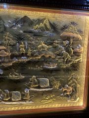 Tranh Cội Nguồn Quê Hương Nền Vàng Cạo Xước Kích Thước 230*120Cm Khung Hoa Tây
