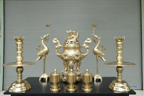 Bộ Đỉnh Đồng Ngũ Sự Đồng Cát Tút Song Long Chầu Nguyệt Cao 60 Cm +Bộ Ba Đài 10 Catut