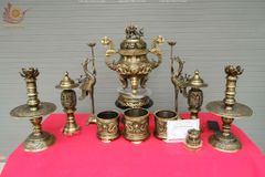Bộ Đỉnh Đồng Ngũ Sự Đồng Vàng Song Long Chầu Nguyệt Màu Hai Công Nghệ Cao 60 Cm+Đèn Cao 43+ Bộ Bát Hương