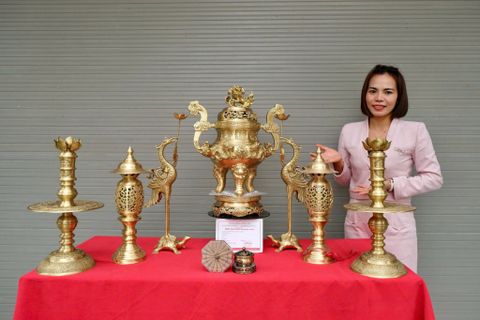 Bộ Ngũ Sự Bằng Đồng Vàng Song Long Chầu Nguyệt Cao 60 Cm+ Đèn Cao 43cm