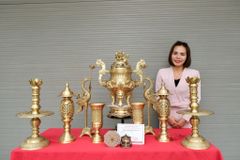 Bộ Ngũ Sự Bằng Đồng Vàng Song Long Chầu Nguyệt Cao 60 Cm+ Đèn Cao 43cm + Ống Hương 29cm