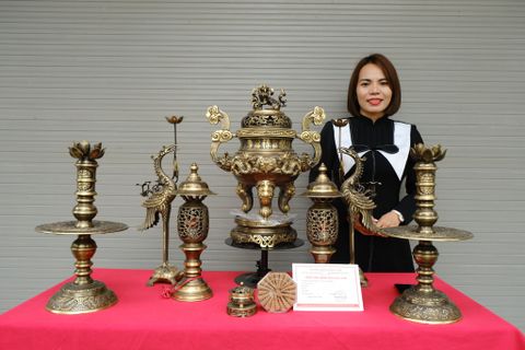 Bộ Ngũ Sự Bằng Đồng Vàng Song Long Chầu Nguyệt Màu Hai Công Nghệ Cao 60 Cm+ Đèn Cao 43cm