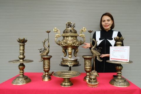 Bộ Ngũ Sự Bằng Đồng Vàng Song Long Chầu Nguyệt Màu Hai Công Nghệ Cao 60 Cm+  Ống Hương 29+ Mâm 30