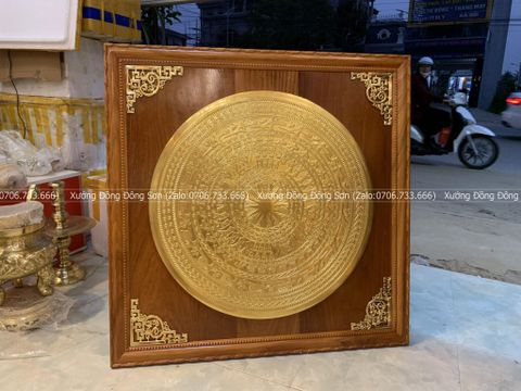 Tranh Trống Đồng Khung Gỗ Gõ Dát Vàng Kích Thước 107*107 Cm Khung Vuông