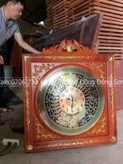 Tranh Trống Đồng Ngũ Phúc Mặt Đồng Hồ Khung Gỗ Hương Đỏ Kích Thước 83*83 Cm Khung Vuông