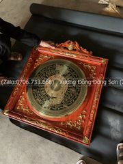 Tranh Trống Đồng Ngũ Phúc Mặt Đồng Hồ Khung Gỗ Hương Đỏ Kích Thước 83*83 Cm Khung Vuông