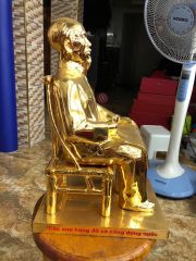 Tượng Đồng Bác Hồ Ngồi Ghế Mây Cao 61 Cm Mạ Vàng 9999