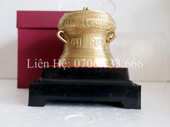 Trống Đồng Đông Sơn Đường Kính 12Cm Cao 9Cm Chất Liệu Đồng Vàng màu vàng mộc
